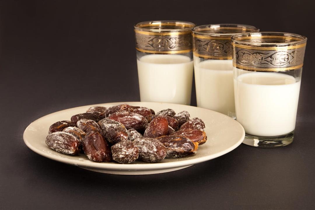 شوربة أم عصير أم تمر.. ما الاختيار الأنسب صحيًا لكسر الصيام؟ شوربة أم عصير أم تمر.. ما الاختيار الأنسب صحيًا لكسر الصيام؟