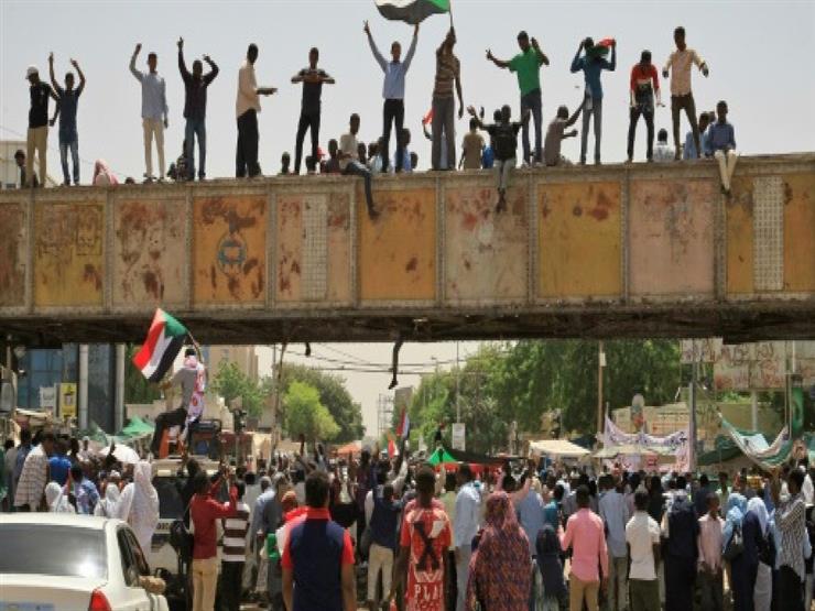 قادة الاحتجاج في السودان يتهمون المجلس العسكري "بإطالة أمد التفاوض" لنقل السلطة قادة الاحتجاج في السودان يتهمون المجلس العسكري "بإطالة أمد التفاوض" لنقل السلطة