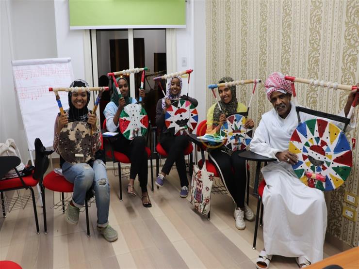 منعًا لاندثارها.. مشروع فني لإحياء "آلة الطنبورة" النوبية (صور) منعًا لاندثارها.. مشروع فني لإحياء "آلة الطنبورة" النوبية (صور)