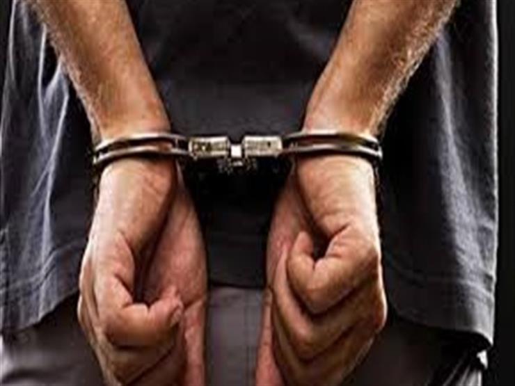 وعدهم بالسفر للخارج.. ضبط صاحب شركة لاستيلائه على 60 ألف جنيه من مواطنين وعدهم بالسفر للخارج.. ضبط صاحب شركة لاستيلائه على 60 ألف جنيه من مواطنين