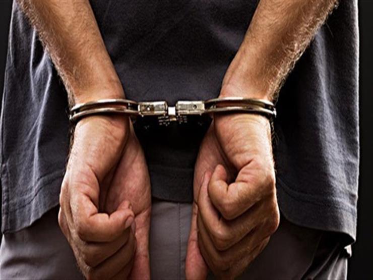 في حفرة بعمق١٢ مترًا.. ضبط عصابة التنقيب عن الآثار بقنا في حفرة بعمق١٢ مترًا.. ضبط عصابة التنقيب عن الآثار بقنا