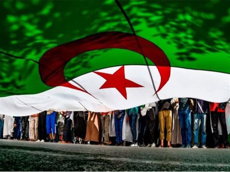 فاينانشيال تايمز: مظاهرات الجزائر "بارقة أمل لانتقال سلمي للسلطة" فاينانشيال تايمز: مظاهرات الجزائر "بارقة أمل لانتقال سلمي للسلطة"
