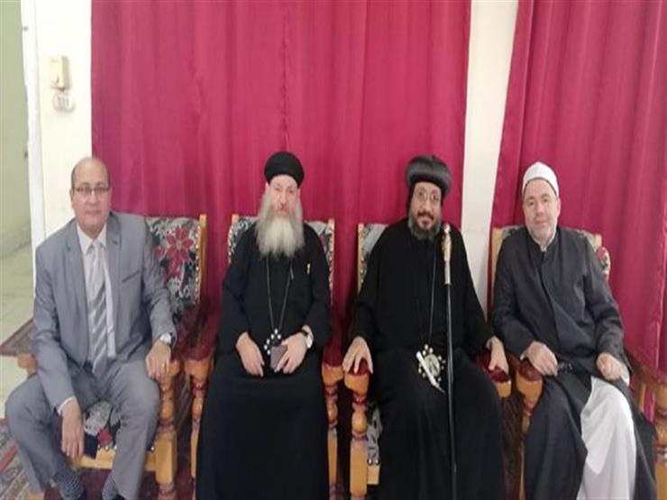 راعي إيبارشية الوادي الجديد يشتري أول صك للأضحية من مديرية الأوقاف راعي إيبارشية الوادي الجديد يشتري أول صك للأضحية من مديرية الأوقاف
