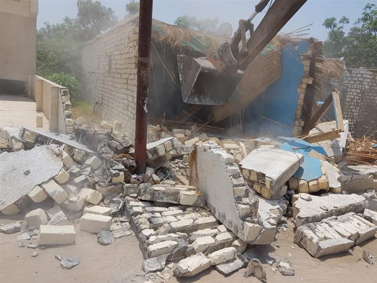 سقط عليها الجدار.. القصة الكاملة لمصرع سيدة حامل أثناء حملة إزالة في الإسماعيلية سقط عليها الجدار.. القصة الكاملة لمصرع سيدة حامل أثناء حملة إزالة في الإسماعيلية