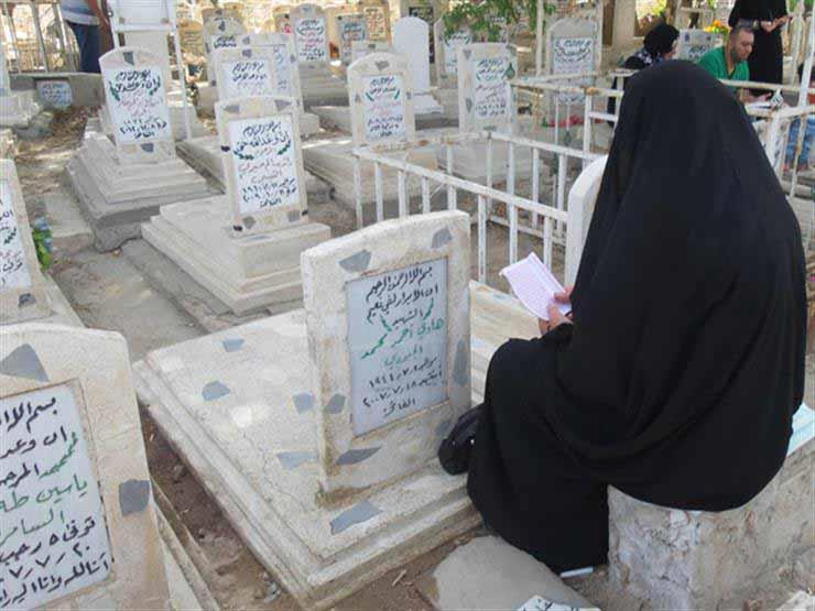 ما حكم الدعاء عند قبر المتوفى سرًا وجهرًا ؟.. "البحوث الإسلامية" تجيب ما حكم الدعاء عند قبر المتوفى سرًا وجهرًا ؟.. "البحوث الإسلامية" تجيب