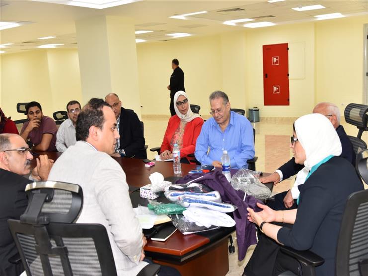 الصحة: اختيار الزي الجديد للعاملين بالتأمين الصحي الشامل الصحة: اختيار الزي الجديد للعاملين بالتأمين الصحي الشامل