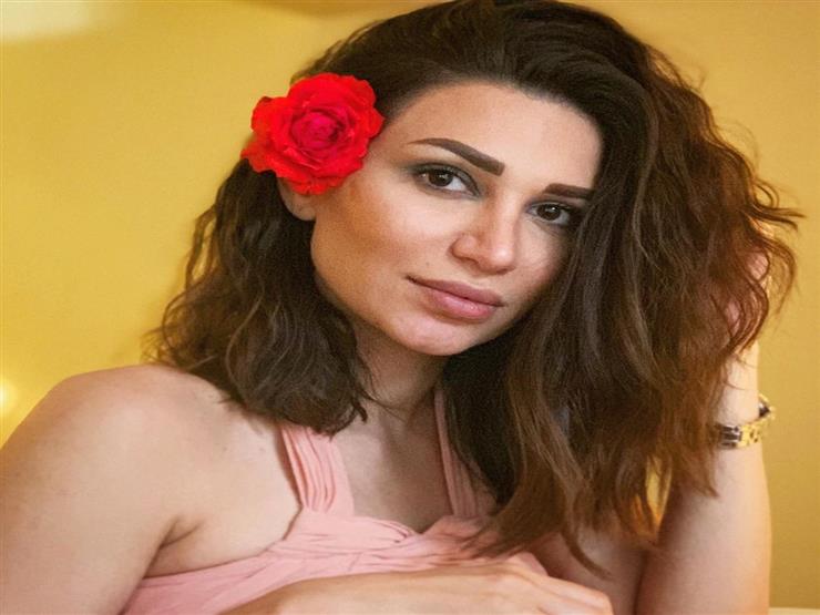 سارة نخلة تخضع لعملية جراحية بسبب "نملة" سارة نخلة تخضع لعملية جراحية بسبب "نملة"