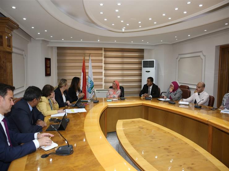 وزيرة البيئة تناقش إدارة المخلفات الصلبة مع وفد البنك الدولي وزيرة البيئة تناقش إدارة المخلفات الصلبة مع وفد البنك الدولي