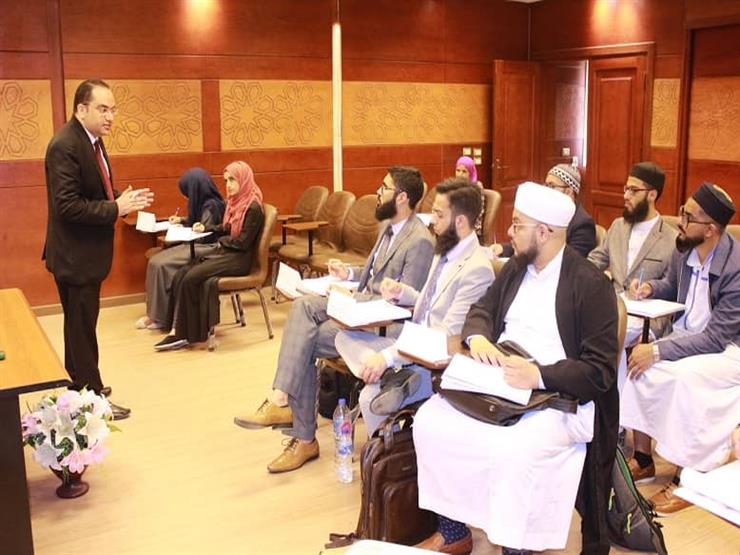 أزهري لأئمة ومعلمات بريطانيا: التصوف دعوة للحب والتسامح ضد أشكال التطرف والأفكار الظلامية أزهري لأئمة ومعلمات بريطانيا: التصوف دعوة للحب والتسامح ضد أشكال التطرف والأفكار الظلامية