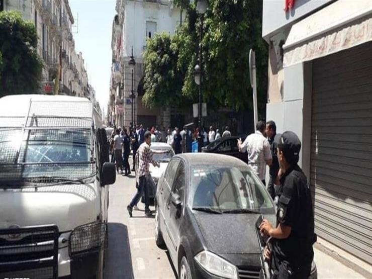 الحركة تعود إلى نسقها العادي وسط العاصمة تونس بعد يوم من تفجيرين إرهابيين الحركة تعود إلى نسقها العادي وسط العاصمة تونس بعد يوم من تفجيرين إرهابيين