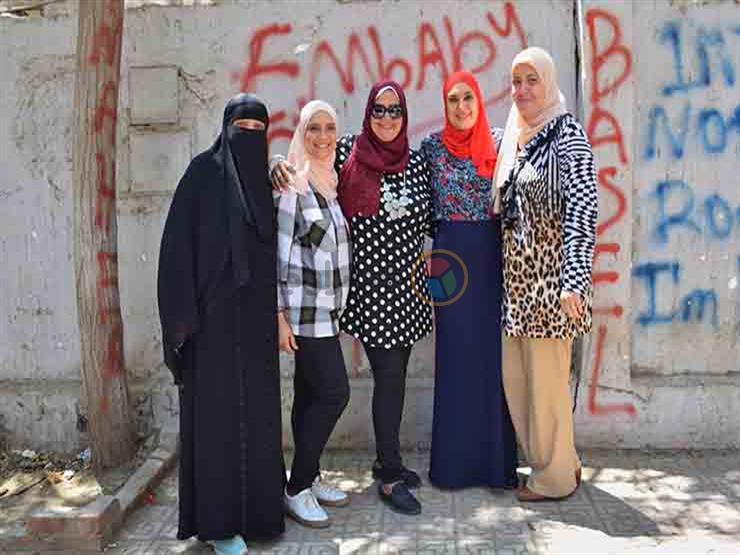 أمهات طالبات ثانوي.. 14 عامًا صداقة ومكملين «صحوبية على حس البنات» أمهات طالبات ثانوي.. 14 عامًا صداقة ومكملين «صحوبية على حس البنات»