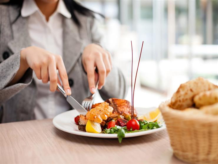 للوقاية من كورونا.. 5 علامات تخبرك بعدم الجلوس في هذا المطعم (صور) للوقاية من كورونا.. 5 علامات تخبرك بعدم الجلوس في هذا المطعم (صور)