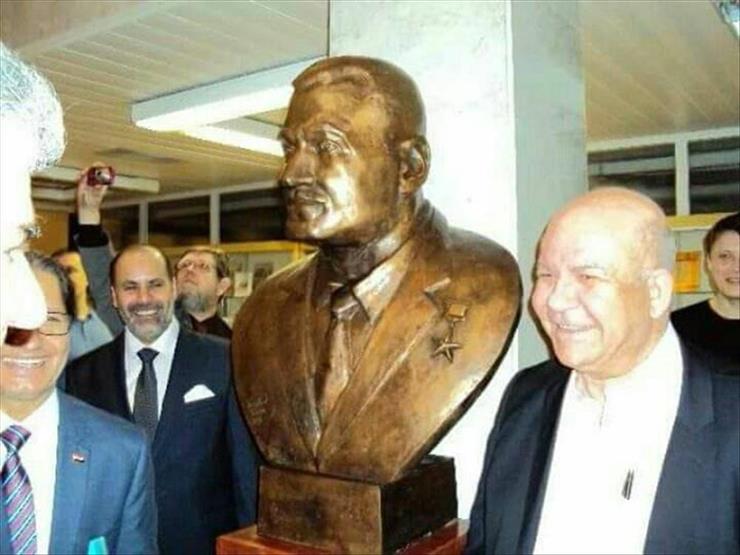 "قطاع الأعمال" توقف مزاد بيع تماثيل عبدالناصر وتهديها لوزارة الثقافة "قطاع الأعمال" توقف مزاد بيع تماثيل عبدالناصر وتهديها لوزارة الثقافة