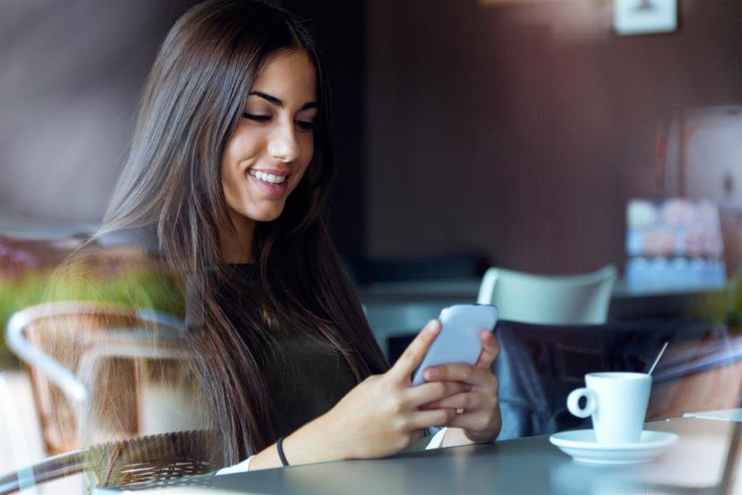 تستخدم الموبايل لفترة طويلة؟.. إليك أضراره على العين وطرق تجنبها تستخدم الموبايل لفترة طويلة؟.. إليك أضراره على العين وطرق تجنبها