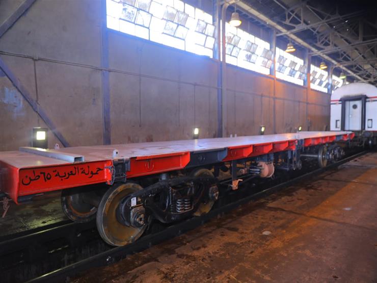 وزير النقل يتابع توريد 140 عربة بضائع وتطوير 200 "درجة ثالثة" وزير النقل يتابع توريد 140 عربة بضائع وتطوير 200 "درجة ثالثة"