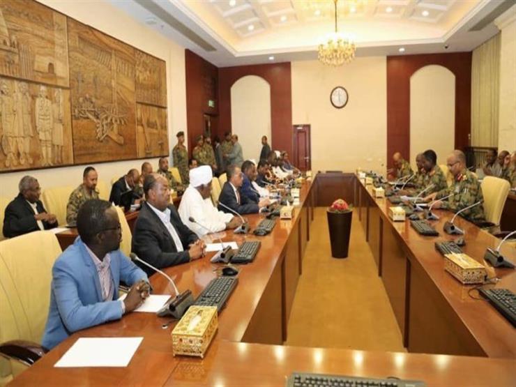 التلفزيون السوداني: المجلس العسكري وقوى الحرية والتغيير يوقعان بعد قليل على الاتفاق السياسي التلفزيون السوداني: المجلس العسكري وقوى الحرية والتغيير يوقعان بعد قليل على الاتفاق السياسي