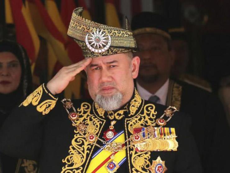 تخلى عن عرشه لأجلها.. ملك ماليزيا السابق يطلق زوجته الحسناء بالثلاثة.. والسبب تخلى عن عرشه لأجلها.. ملك ماليزيا السابق يطلق زوجته الحسناء بالثلاثة.. والسبب