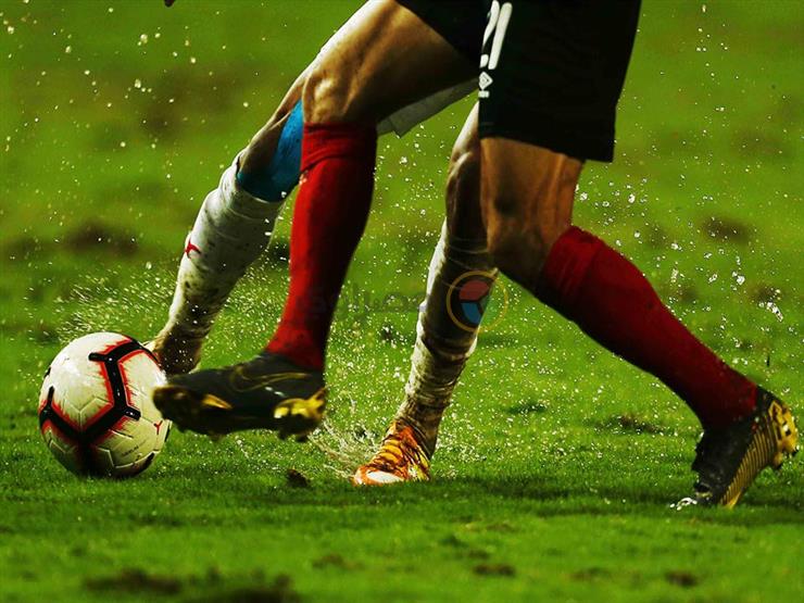 "بسترة" ولا يحدث في العالم.. خبراء يحذرون من إصابة اللاعبين مع عودة الدوري "بسترة" ولا يحدث في العالم.. خبراء يحذرون من إصابة اللاعبين مع عودة الدوري