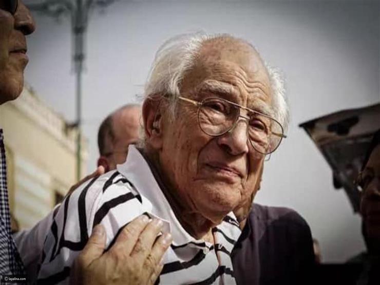 فيديو| رشوان توفيق عن زوجته: "شالت عنى هموم الدنيا.. وكانت تحب السيسي" فيديو| رشوان توفيق عن زوجته: "شالت عنى هموم الدنيا.. وكانت تحب السيسي"