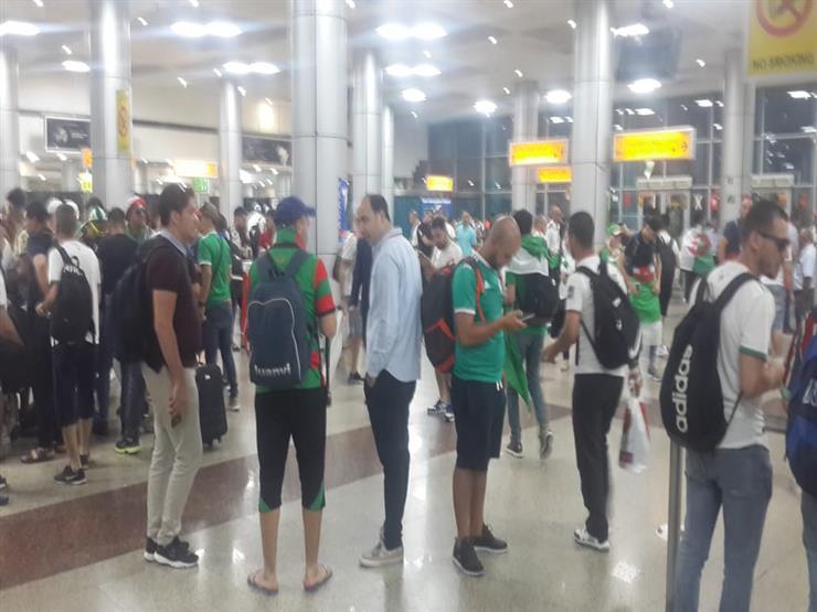 الجزائر تعيد آخر مشجعيها من مصر الجزائر تعيد آخر مشجعيها من مصر
