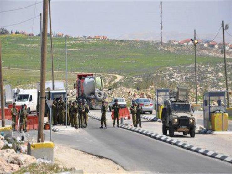 الاحتلال الإسرائيلي يغلق حاجز جبع ومداخل بلدة حزما شمال القدس الاحتلال الإسرائيلي يغلق حاجز جبع ومداخل بلدة حزما شمال القدس