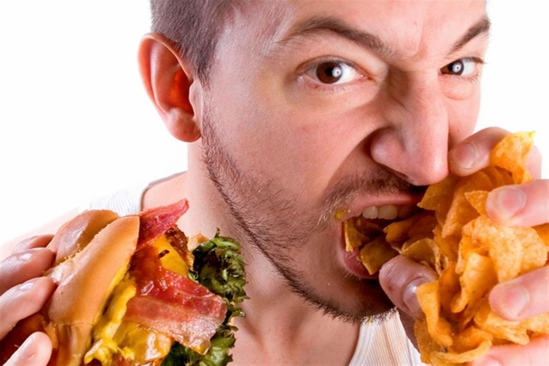 أخطرها الحموضة.. تناول الطعام بسرعة يصيبك بهذه الأمراض أخطرها الحموضة.. تناول الطعام بسرعة يصيبك بهذه الأمراض