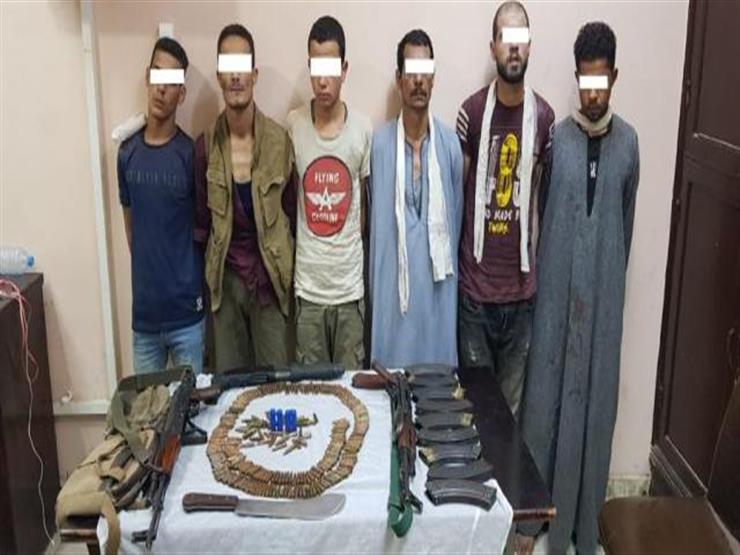 ضبط 6 أشخاص بحوزتهم أسلحة نارية وذخائر بدون ترخيص في الجيزة ضبط 6 أشخاص بحوزتهم أسلحة نارية وذخائر بدون ترخيص في الجيزة