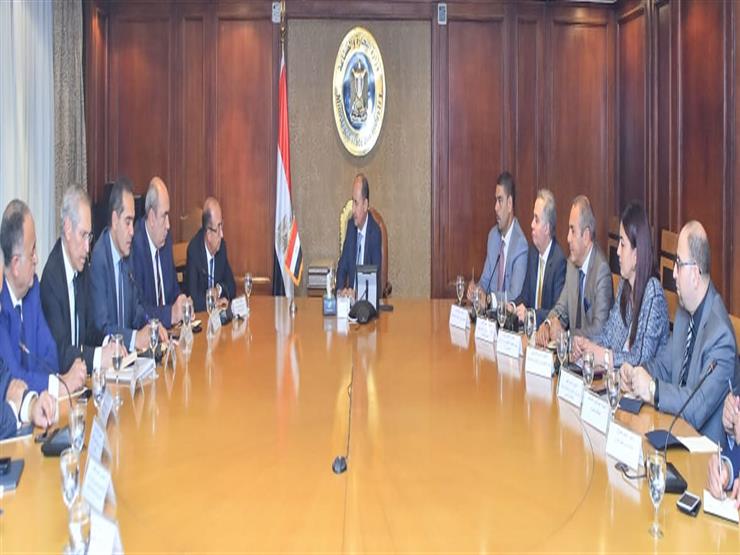 الحكومة تبحث مع رؤساء المجالس التصديرية آلية تنفيذ برنامج رد الأعباء الحكومة تبحث مع رؤساء المجالس التصديرية آلية تنفيذ برنامج رد الأعباء