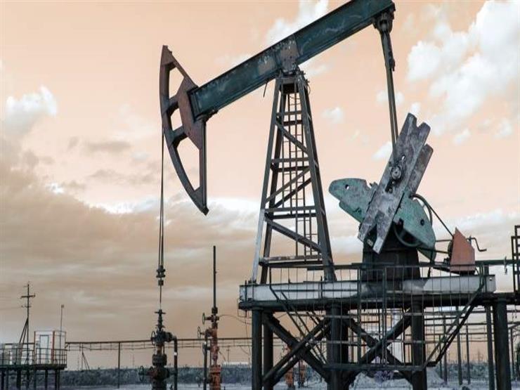 مصر تستهدف رفع إنتاج البترول إلى 690 ألف برميل يوميا نهاية العام المالي مصر تستهدف رفع إنتاج البترول إلى 690 ألف برميل يوميا نهاية العام المالي