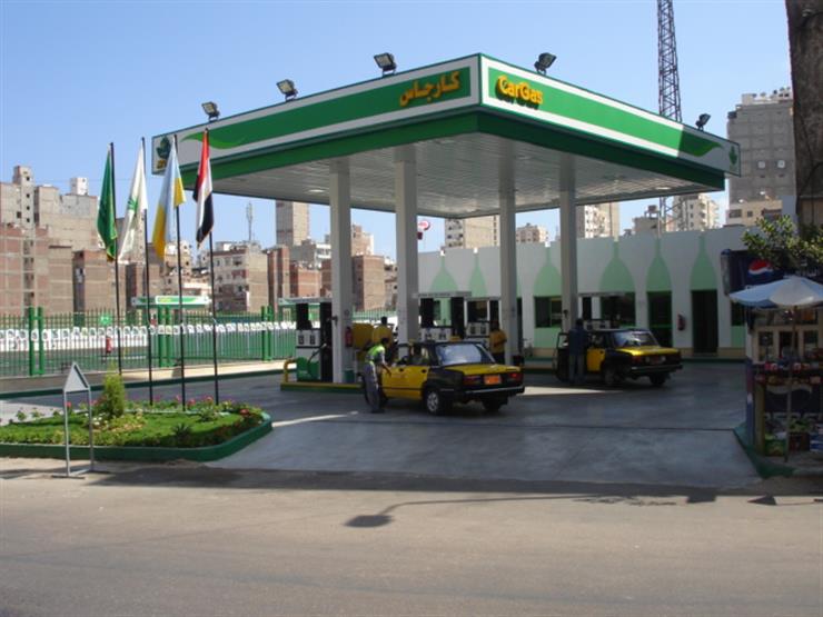 وزارة البترول تستهدف تحويل 50 ألف سيارة للغاز الطبيعي في العام الجاري وزارة البترول تستهدف تحويل 50 ألف سيارة للغاز الطبيعي في العام الجاري