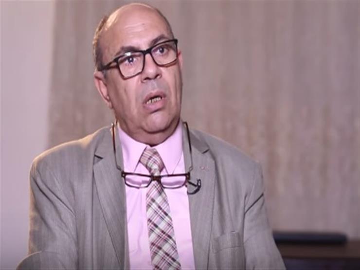 كاشفًا عن 42 حديثًا منسوبًا كذبًا للرسول.. مبروك عطية: ترديد هذه الأحاديث إثمٌ كبيرٌ كاشفًا عن 42 حديثًا منسوبًا كذبًا للرسول.. مبروك عطية: ترديد هذه الأحاديث إثمٌ كبيرٌ