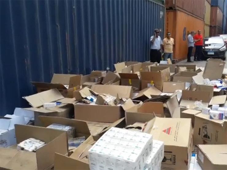 فيديو | كيف أحبطت الداخلية محاولة تهريب 2 مليون عبوة محظور تصديرها بالإسكندرية؟ فيديو | كيف أحبطت الداخلية محاولة تهريب 2 مليون عبوة محظور تصديرها بالإسكندرية؟