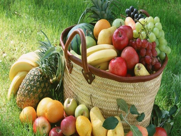 كالبرتقال والبطيخ.. ماذا يحدث لجسمك إذا تناولت الفاكهة بقشرها؟ كالبرتقال والبطيخ.. ماذا يحدث لجسمك إذا تناولت الفاكهة بقشرها؟