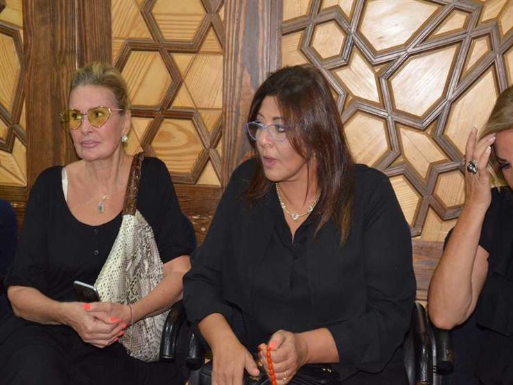 انهيار هالة صدقي في عزاء والدتها.. ويسرا والحلفاوي أبرز الحضور انهيار هالة صدقي في عزاء والدتها.. ويسرا والحلفاوي أبرز الحضور