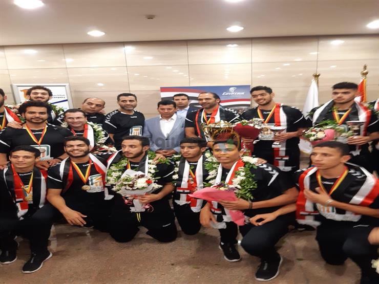 منح من الجامعة العربية المفتوحة لفريق كرة اليد للناشئين الفائز ببطولة العالم منح من الجامعة العربية المفتوحة لفريق كرة اليد للناشئين الفائز ببطولة العالم