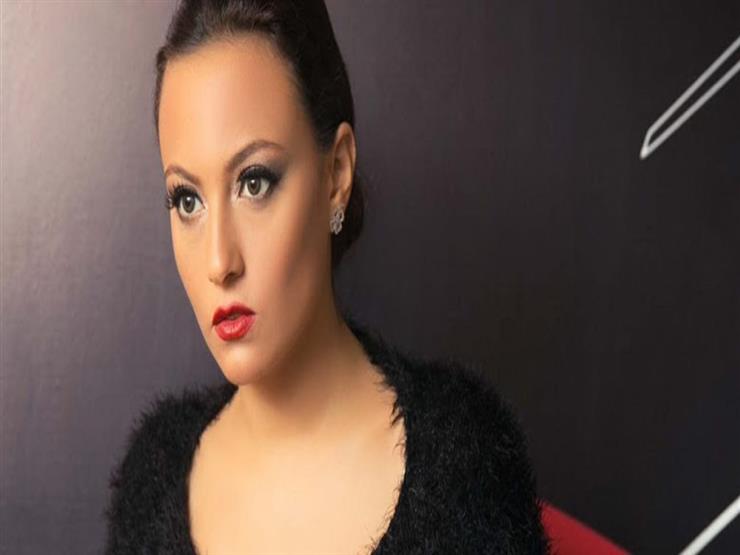 بشرى تفاجئ جمهورها بصورة دون "مكياج" بشرى تفاجئ جمهورها بصورة دون "مكياج"