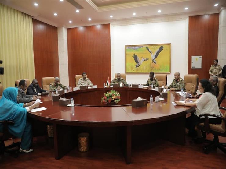 تفاصيل أول اجتماع لأعضاء مجلس السيادة في السودان تفاصيل أول اجتماع لأعضاء مجلس السيادة في السودان