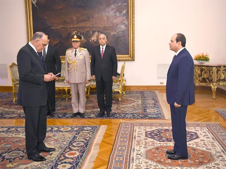 رئيس هيئة قضايا الدولة يؤدي اليمين الدستورية أمام الرئيس السيسي رئيس هيئة قضايا الدولة يؤدي اليمين الدستورية أمام الرئيس السيسي