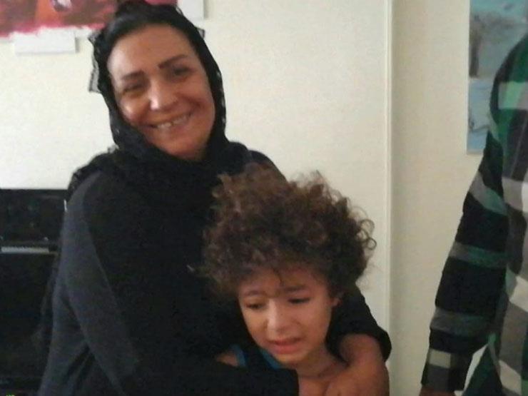 طليق الراحلة غنوة: "ابني بالنسبة لجدته سبوبة.. وكانت تؤهل ابنتها لتصبح أنغام الثانية" طليق الراحلة غنوة: "ابني بالنسبة لجدته سبوبة.. وكانت تؤهل ابنتها لتصبح أنغام الثانية"