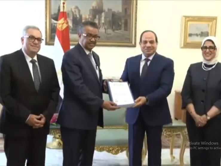 "الأضخم في تاريخ الطب".. السيسي يتسلم تقريرًا موثقًا لـ"100 مليون صحة" "الأضخم في تاريخ الطب".. السيسي يتسلم تقريرًا موثقًا لـ"100 مليون صحة"