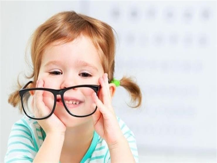 عادات صحية تحمي طفلك من مشاكل الإبصار عادات صحية تحمي طفلك من مشاكل الإبصار