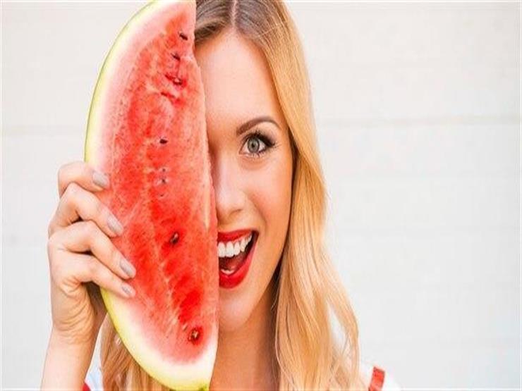 من البطيخ.. 8 خلطات تجميلية لبشرتك من البطيخ.. 8 خلطات تجميلية لبشرتك