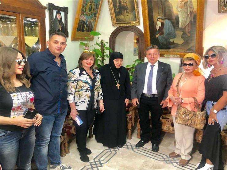 فيديو| إلهام شاهين ترد على انتقادات زيارتها لسوريا فيديو| إلهام شاهين ترد على انتقادات زيارتها لسوريا