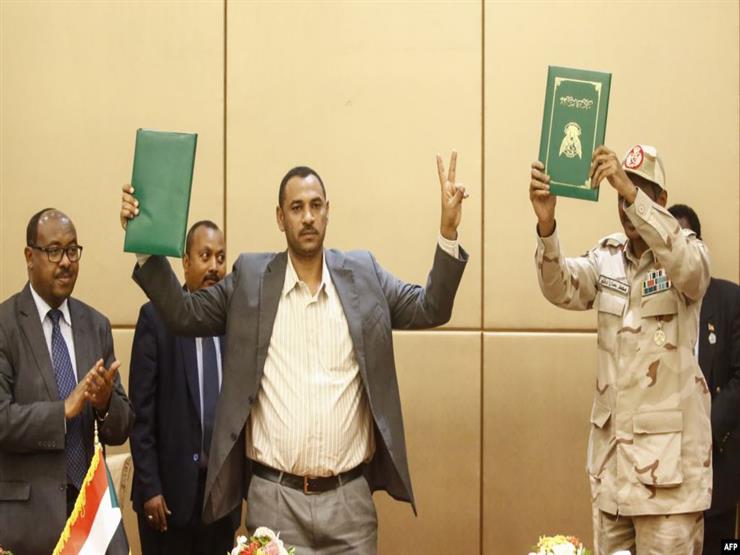 "بكاء وتوصية".. ماذا حدث خلال التوقيع على الإعلان الدستوري بالسودان؟ "بكاء وتوصية".. ماذا حدث خلال التوقيع على الإعلان الدستوري بالسودان؟
