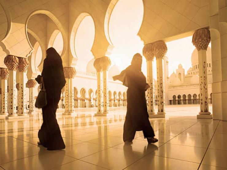 عمرة بنت عبد الرحمن.. التابعية التي نبأت الحسين بمصرعه عمرة بنت عبد الرحمن.. التابعية التي نبأت الحسين بمصرعه