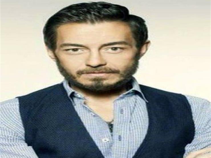 أحمد زاهر نافيا مشاركته في "البدلة 2": "بسمع الكلام ده من الناس" أحمد زاهر نافيا مشاركته في "البدلة 2": "بسمع الكلام ده من الناس"