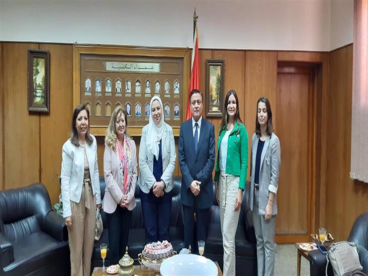 عميد ألسن عين شمس تستقبل سفيرة البرتغال لمناقشة استعدادات افتتاح القسم الجديد عميد ألسن عين شمس تستقبل سفيرة البرتغال لمناقشة استعدادات افتتاح القسم الجديد