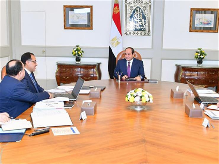 السيسي يوجه بمواصلة الجهد لخفض الدين العام وعجز الموازنة السيسي يوجه بمواصلة الجهد لخفض الدين العام وعجز الموازنة