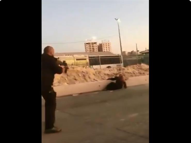 فيديو يُظهر قتل جنود الاحتلال سيدة فلسطينية فيديو يُظهر قتل جنود الاحتلال سيدة فلسطينية