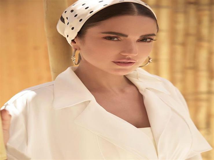 متابعة تهاجم درة:" ياريتك تعرفي تمثلي زي ما بتعرفي تلبسي" والفنانة ترد متابعة تهاجم درة:" ياريتك تعرفي تمثلي زي ما بتعرفي تلبسي" والفنانة ترد